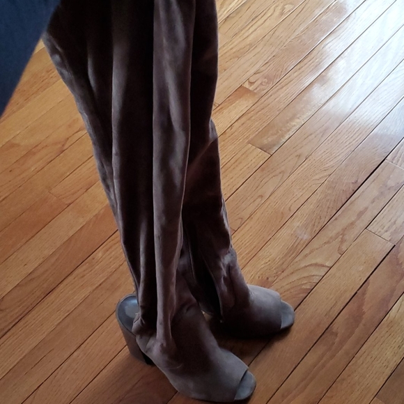 Thigh high boots - Picture 3 of 5